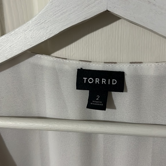 Torrid Tan & White Stripe Double Layer Tank Size 2 (2X) - Picture 6 of 7